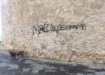 Alghero, imbrattate le mura della Torre di Sulis: la dura condanna del sindaco Mario Conoci
