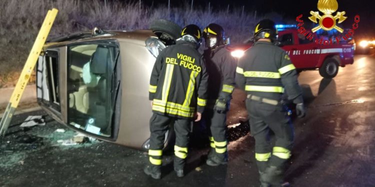 Incidente stradale all’ingresso di Oliena, sul posto i vigili del fuoco