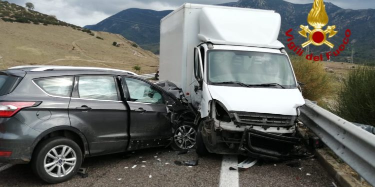Grave incidente stradale sulla nuova statale 125 var, 1 morto e alcuni feriti