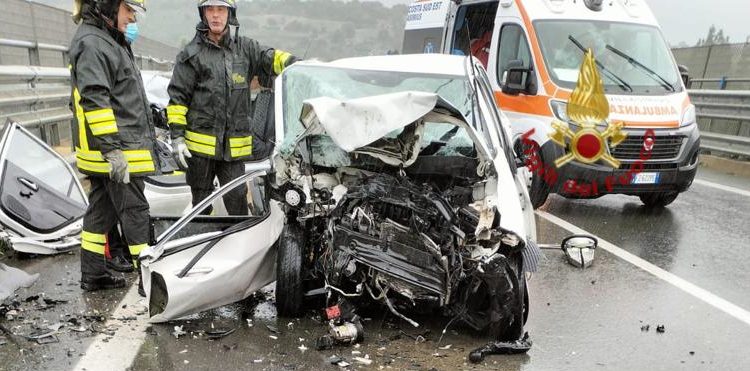 Incidente mortale sulla nuova statale 125 Var