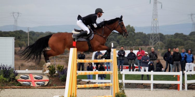 Abbasanta: Gianni Govoni vince il gran premio a due manches del Sardegna Jumping Tour 2021