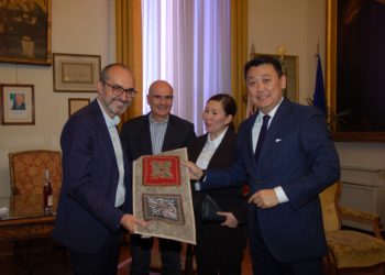 Cagliari: Il sindaco Paolo Truzzu e l’assessore Alessandro Sorgia hanno incontrato l’ambasciatore del Kyrgyzstan