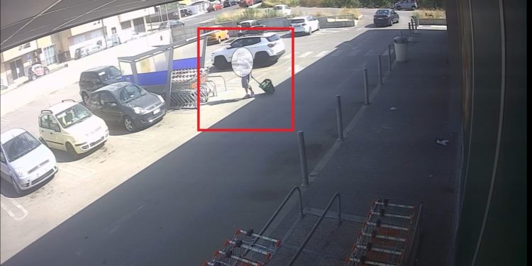 Furto di un’auto e in due supermercati, arrestato un 29enne sassarese