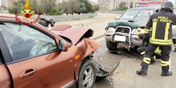 Scontro tra un Suv ed un Pick up a Cagliari, due persone sono state ricoverate in ospedale in codice rosso