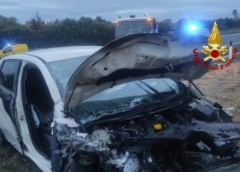 Scontro tra due auto sulla SS 554, tre feriti, una donna ricoverata in codice rosso