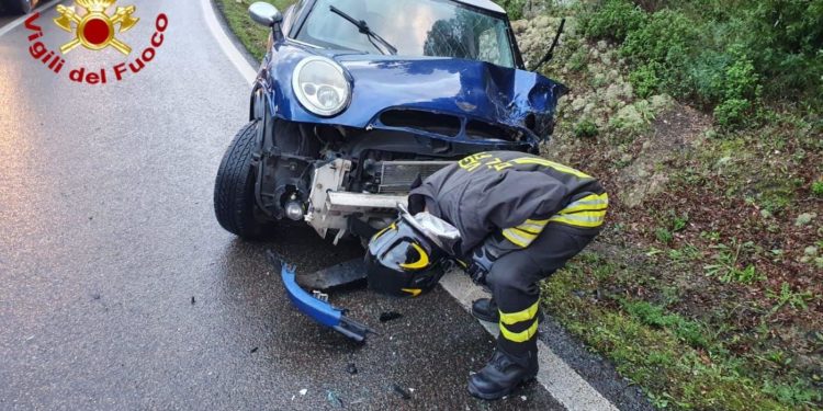 Incidente stradale sulla 127 in direzione Telti, due persone portate in ospedale