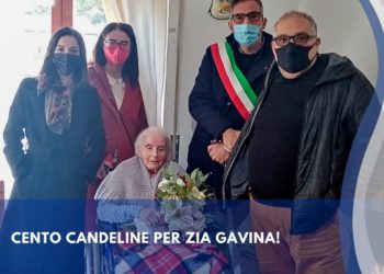 Nuoro e la frazione di Lollove in festa per i cent’anni di zia Gavina Puggioni