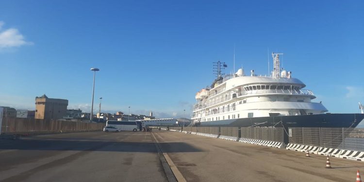 La Island Sky arriva nello scalo di Porto Torres