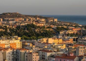 Cagliari: arte in vetrina nelle vie dello shopping