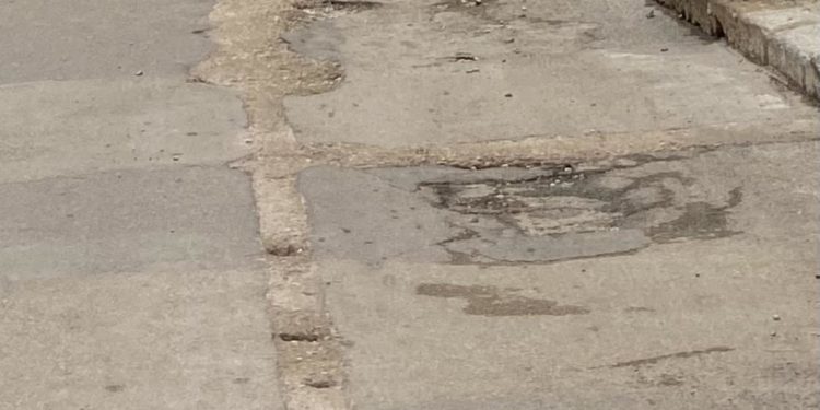 Il centrosinistra algherese: «Le strade di Alghero sono in uno stato sempre più pietoso»