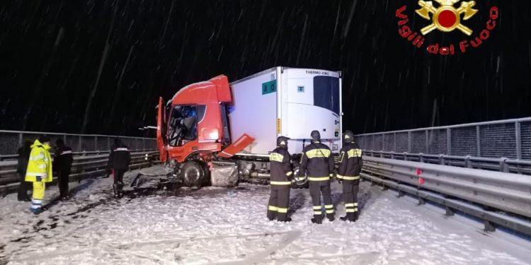 Maltempo in Sardegna: disagi e incidenti sulla Nuoro-Lanusei e all’uscita nord di Macomer