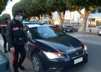 I carabinieri della sezione radiomobile della Compagnia di Cagliari hanno sventato stamane il tentativo di suicidio di un giovane