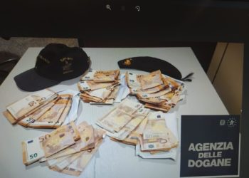 Aeroporto di Elmas: sequestrati 25.000 euro di valuta non dichiarata