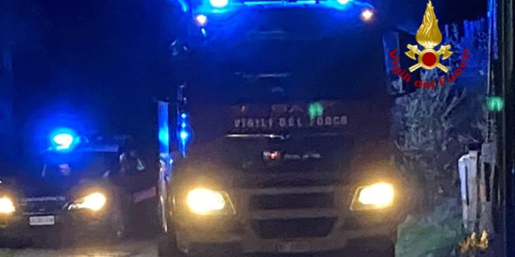 Dolianova: incendio all’interno di una villetta a Su Leonaxeddu, intervengono i vigili del fuoco