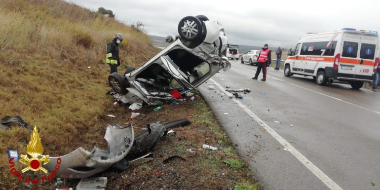 Incidente stradale sulla 762, sul posto i vigili del fuoco