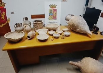 Gli agenti del Commissariato di Quartu Sant’Elena hanno sequestrato vari oggetti ad un collezionista di beni archeologici