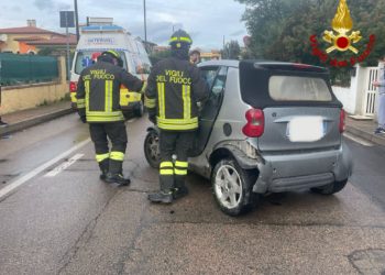 Olbia: incidente stradale in via Biddau, sul posto i vigili del fuoco