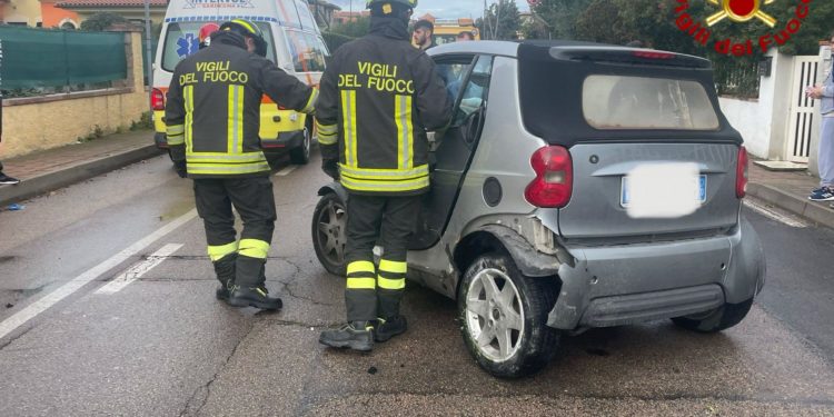 Olbia: incidente stradale in via Biddau, sul posto i vigili del fuoco