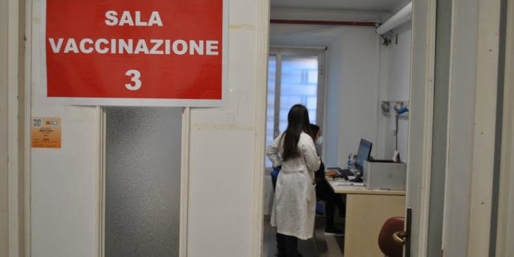 Terze dosi, l’Aou di Sassari apre alle prenotazioni