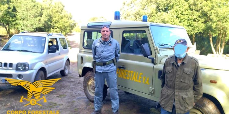 Un 91enne cercatore di funghi è finito fuori strada ed è stato soccorso e salvato senza danni anche al suo fuoristrada, dai forestali, nelle campagne di Marrubiu