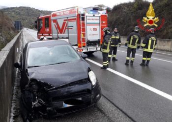 Fonni: incidente stradale sulla 389, ferita una 29enne