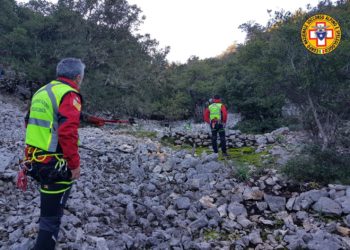 Baunei: ritrovato morto l’escursionista disperso quattro mesi fa durante un’escursione a Cala Mariolu