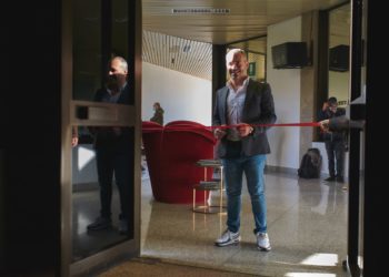 Alla Stazione Marittima del porto di Olbia inaugurata la mostra interattiva “Illusion Nothing is as it seems”