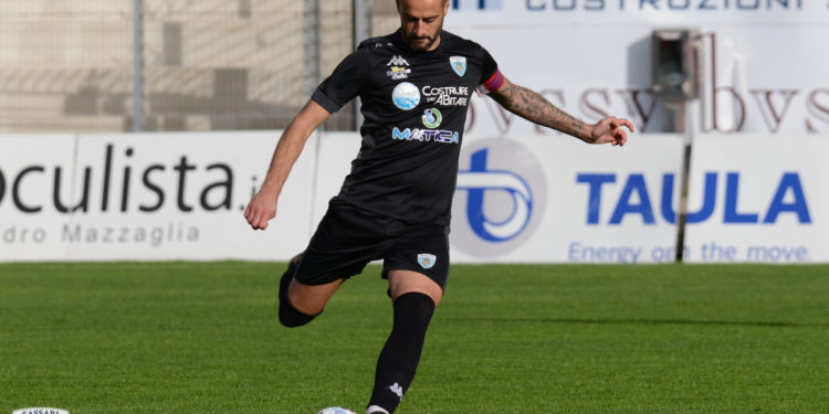 Quinto ko stagionale per il Sassari Calcio Latte Dolce, sconfitto per 3-0 dalla capolista Giugliano