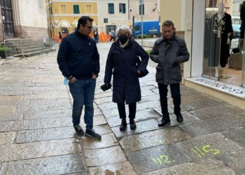 Alghero: arrivano le feste, stop agli scavi nel centro storico per la posa della rete del gas e della fibra