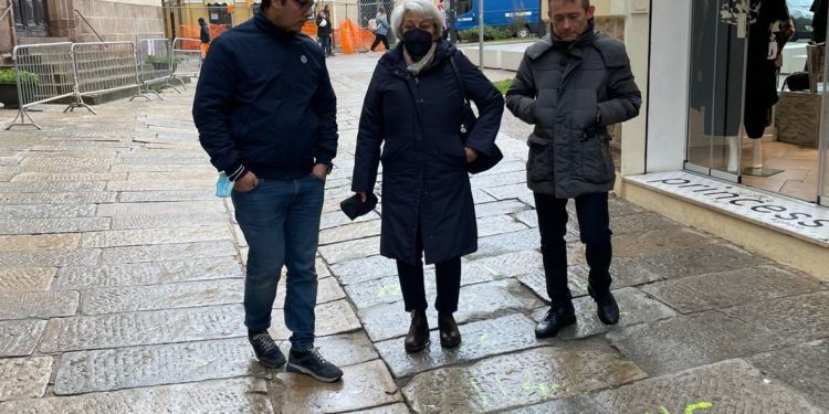 Alghero: arrivano le feste, stop agli scavi nel centro storico per la posa della rete del gas e della fibra