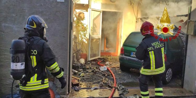 Esplosione ed incendio in un appartamento a Sinnai