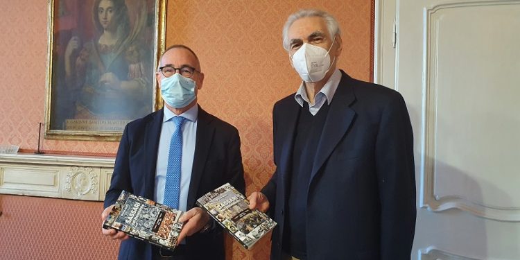 Sassari: donati al comune i volumi “Sassari nel Novecento – Storia, Cronache, Persone”, di Bruno Addis