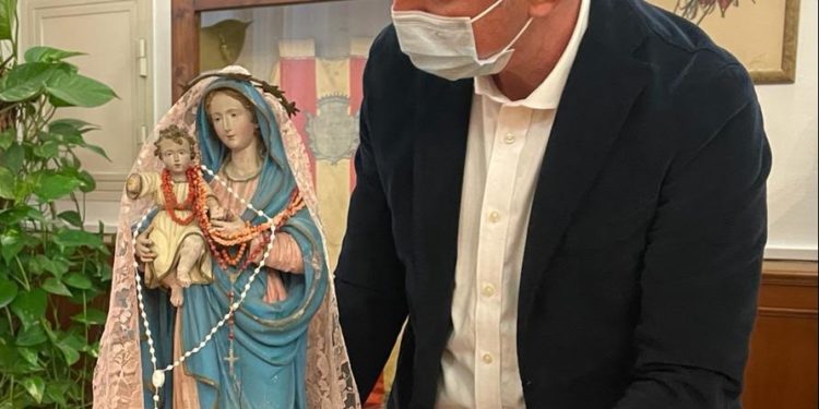 Alghero: vandalizzata la Madonna di Porto Salve