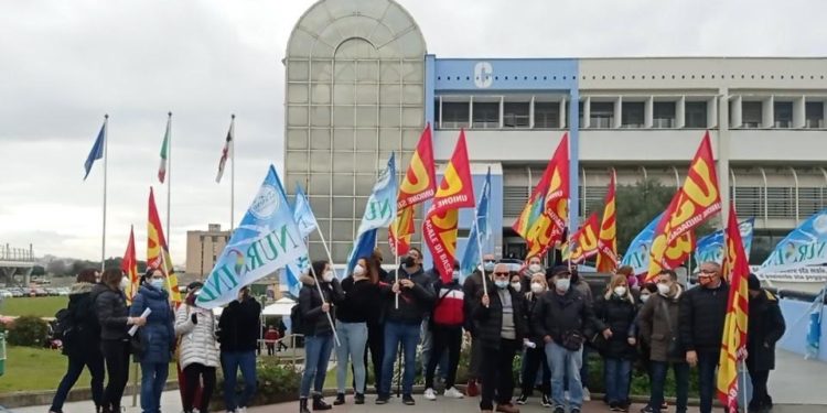 Si è svolto stamane il sit-in organizzato dal NurSind al Policlinico Duilio Casula di Monserrato