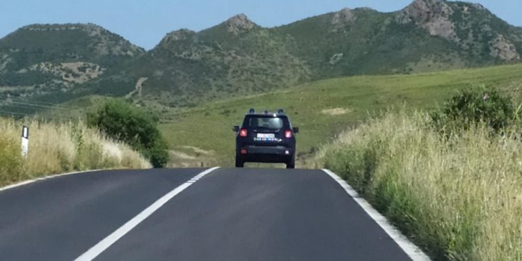 A Turri finisce fuori strada con la sua Audi A3, ribaltandosi, soccorsa dal 118 una 30enne è ricoverata in codice giallo