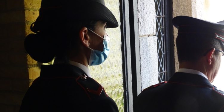 I carabinieri di Maracalagonis hanno notificato ad un 48enne del luogo la misura cautelare dell’allontanamento dalla casa familiare, per il reato di maltrattamenti in famiglia