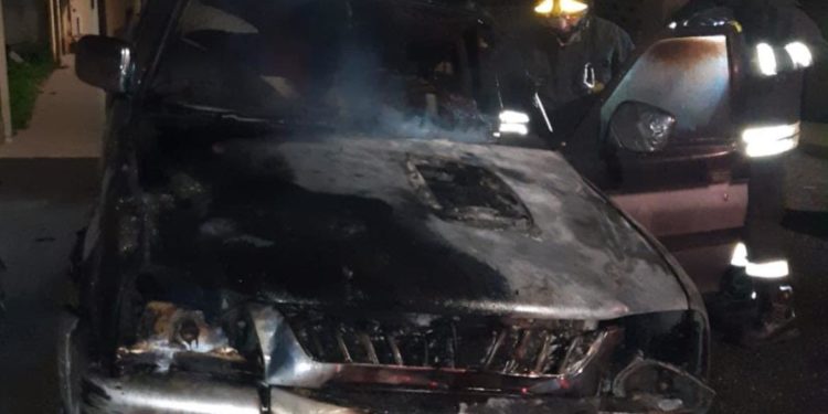 Bolotana: a fuoco un fuoristrada, intervengono i vigili del fuoco