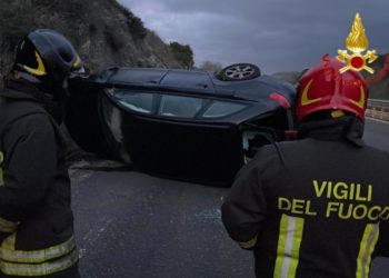 Orotelli: incidente stradale sulla 131 Dcn, una ragazza trasportata in ospedale 
