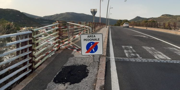 Bosa: si lavora per mettere in sicurezza il ponte sul Temo