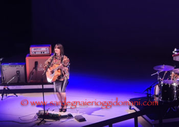 Carmen Consoli, la “cantantessa”, dopo il doppio successo ottenuto al Teatro Lirico di Cagliari, ha “conquistato” anche il Teatro Comunale di Sassari