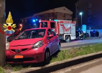 Sassari: incidente stradale tra via Ortobene e via Sette Fratelli, sul posto i vigili del fuoco, Polizia locale e 118