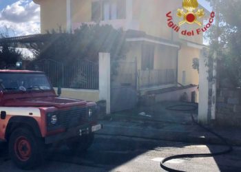Suelli: a fuoco un appartamento, intervengono i vigili del fuoco