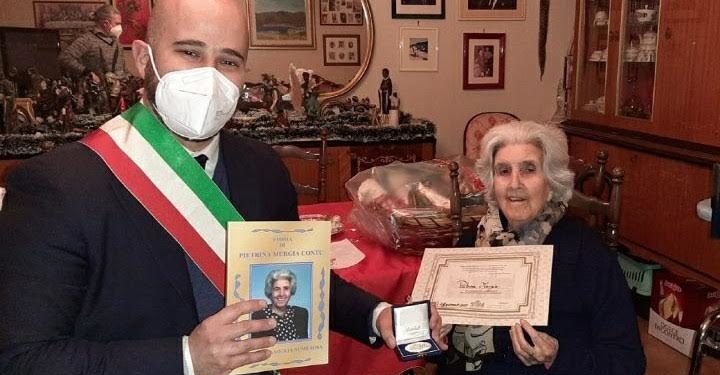 Cagliari festeggia i 100 anni della signora Pietrina Murgia