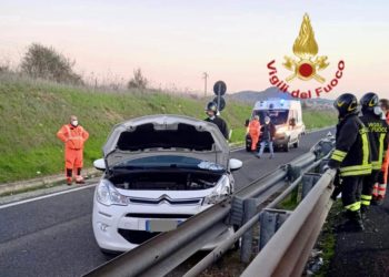 I vigili del fuoco di Cagliari sono intervenuti per un incidente, intorno alle 17.00, sulla strada statale 131, poco prima di Monastir