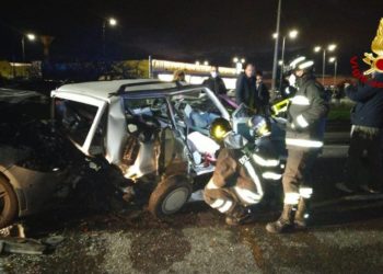 Scontro tra 6 auto sulla SS 554, 7 persone ferite