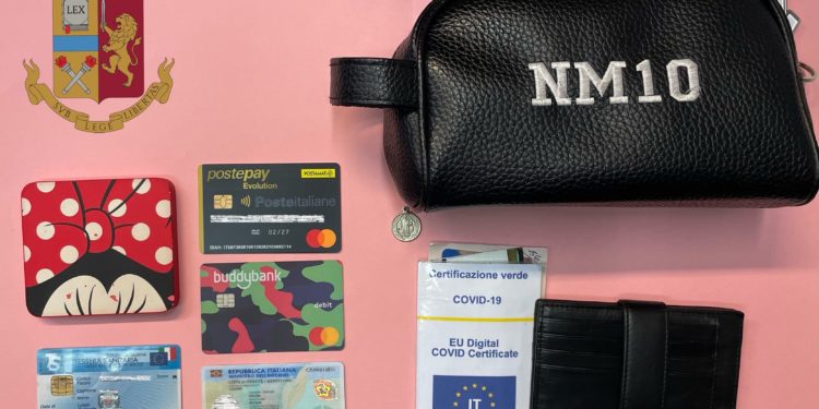 Rubano un borsello ad un ragazzo in una pizzeria di Cagliari, denunciata dalla Polizia una coppia individuata grazie al sistema di videosorveglianza di un bar adiacente