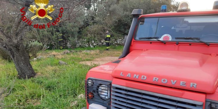 San Pantaleo: i vigili del fuoco ritrovano vivo un ragazzo scomparso in località Muravalta