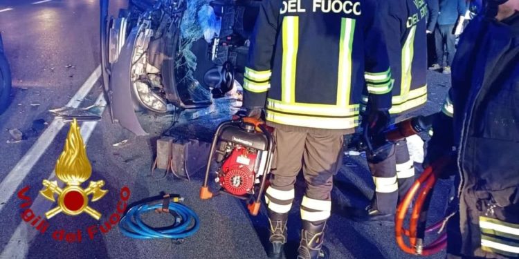Olbia: incidente stradale all’altezza del centro commerciale Terranova, sul posto i vigili del fuoco