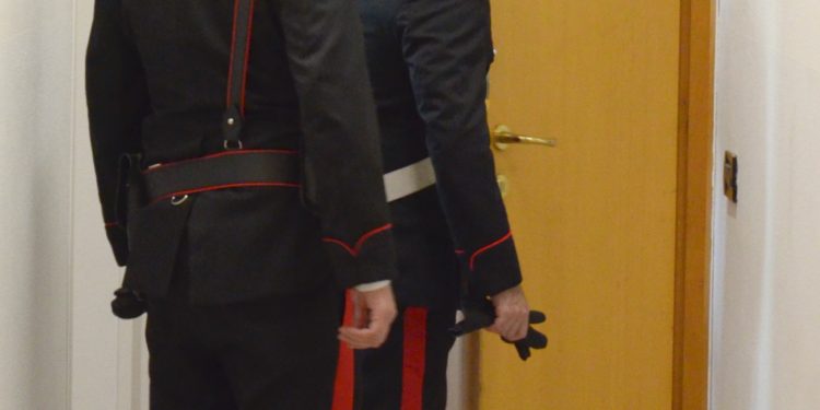 Un operaio 30enne è stato denunciato a piede libero dai carabinieri di Guasila, per detenzione abusiva di armi e munizioni