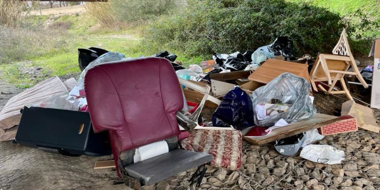 Inquinamento ambientale a Quartu Sant’Elena: identificati gli autori di responsabili di un’ampia discarica in località Sa Tanchitta